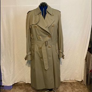 BURBERRYS Authentic vintage trench coat men’s 50 regular.